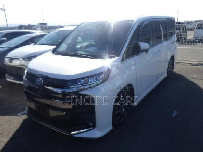 Toyota Noah SZ HYB 4.5POINT 2022