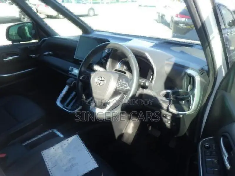Toyota Noah SZ HYB 4.5POINT 2022