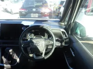 Toyota Noah SZ HYB 4.5POINT 2022
