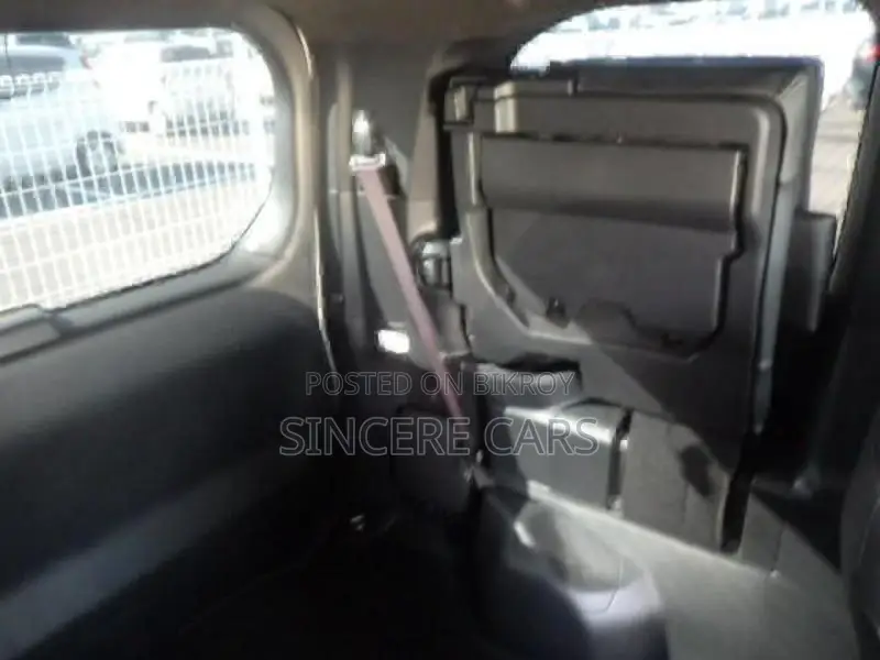 Toyota Noah SZ HYB 4.5POINT 2022
