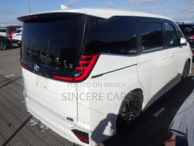 Toyota Noah SZ HYB 4.5POINT 2022