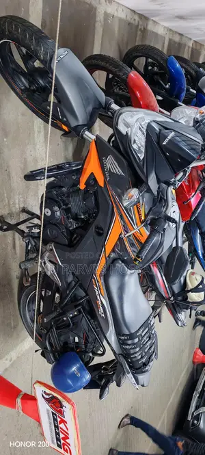 Honda Hornet 2020
