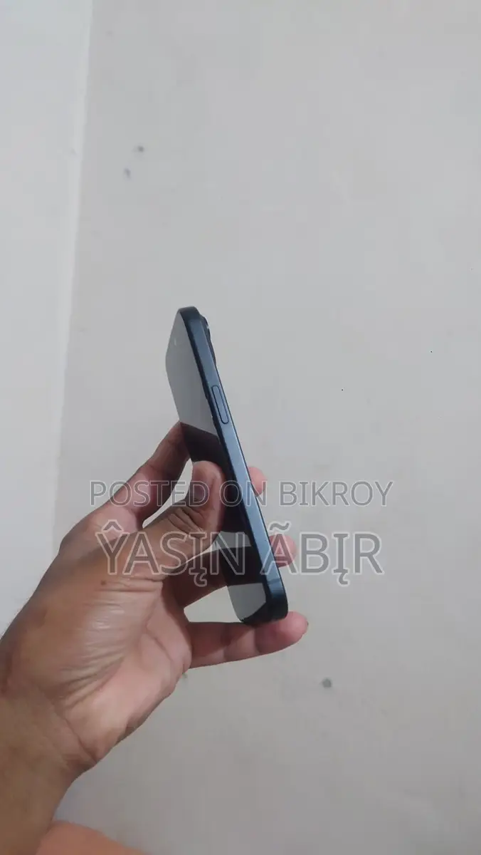 Apple iPhone 15 . (Used)