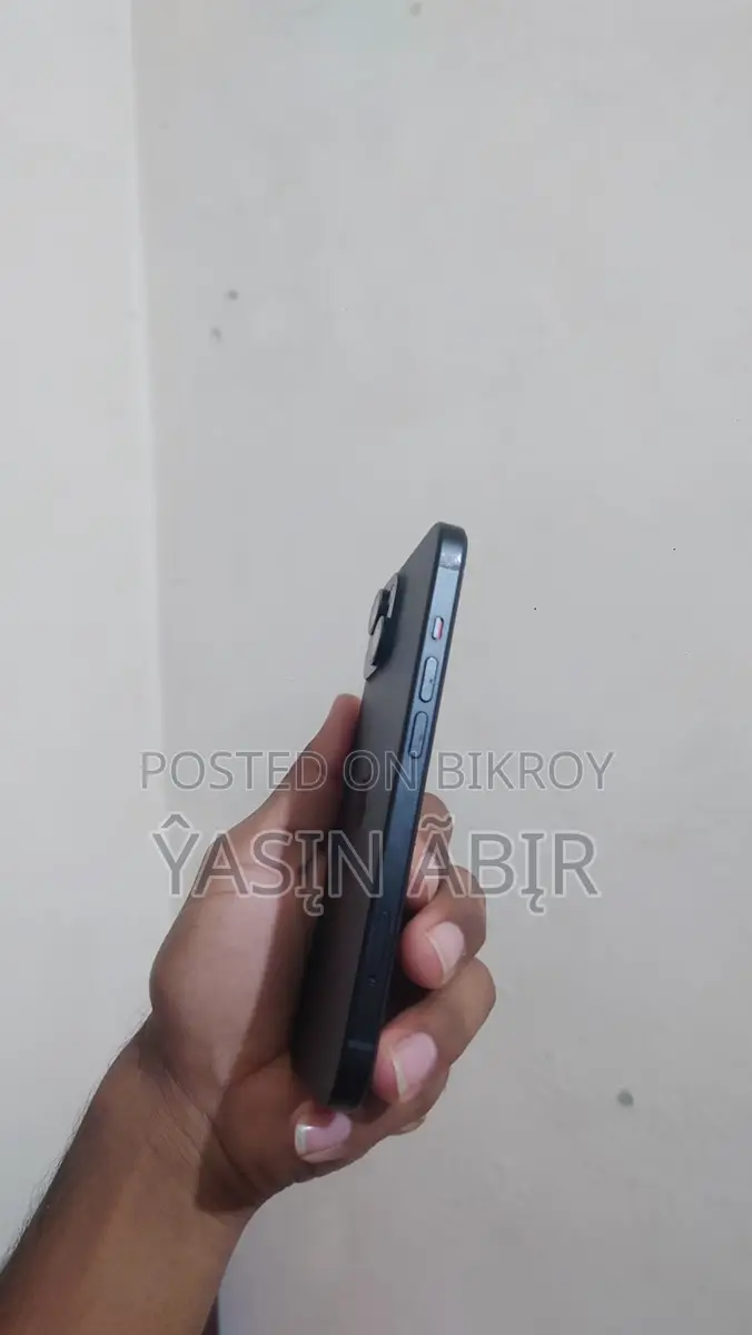 Apple iPhone 15 . (Used)