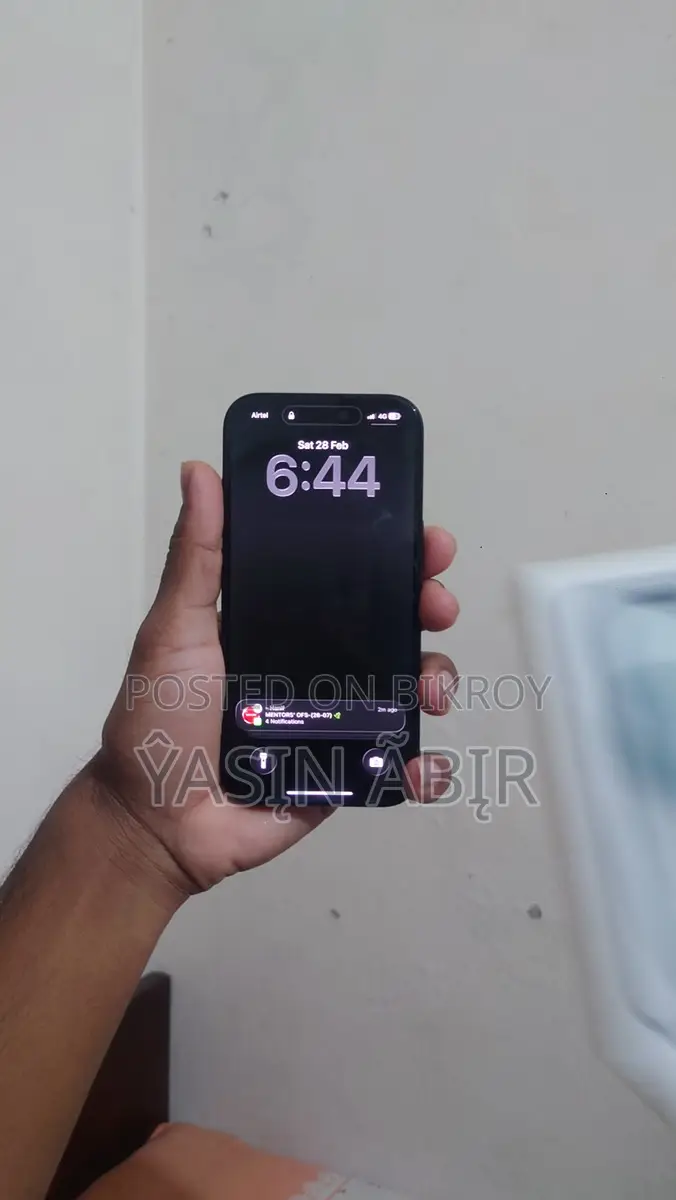 Apple iPhone 15 . (Used)