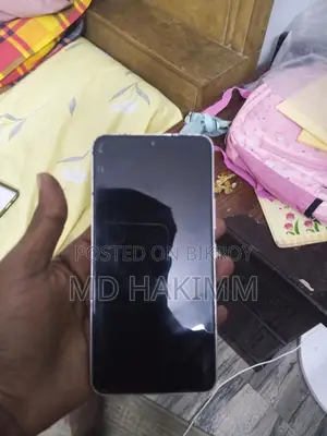 Samsung Galaxy S21 . (ব্যবহৃত)