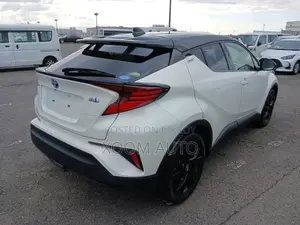 Toyota C-HR G MODE PEARL COLOR 2020