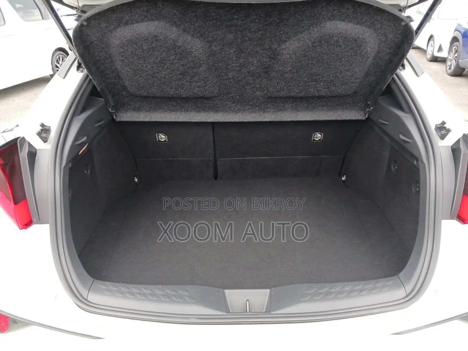 Toyota C-HR G MODE PEARL COLOR 2020