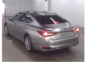 Lexus ES 300H READY SHOWROOM 2020