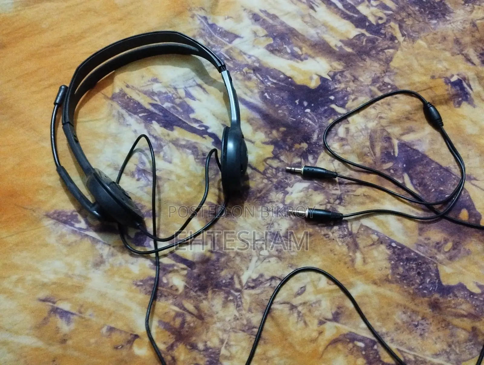 Headphone (wired)