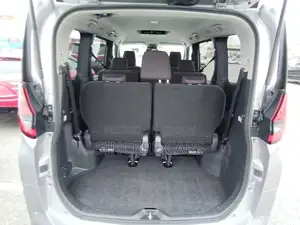 Toyota Noah X PKG HYB 2022