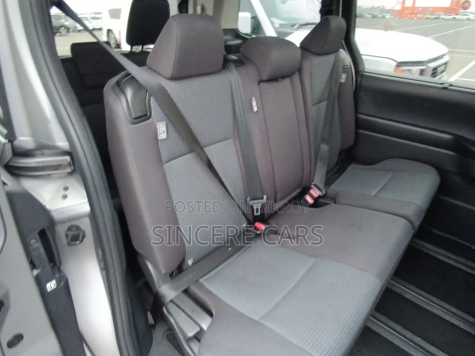 Toyota Noah X PKG HYB 2022