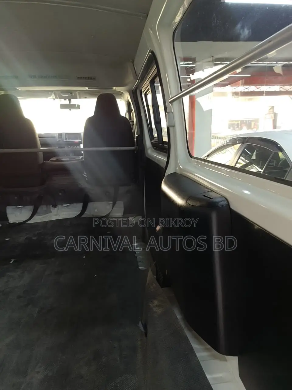 Toyota Hiace GL Dual AC 2020
