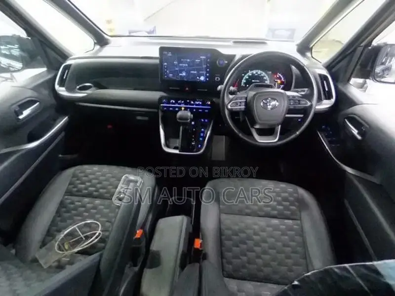 Toyota Voxy Non Hybrid SZ Black 2022