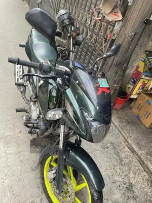 Bajaj Pulsar 150 - 2016