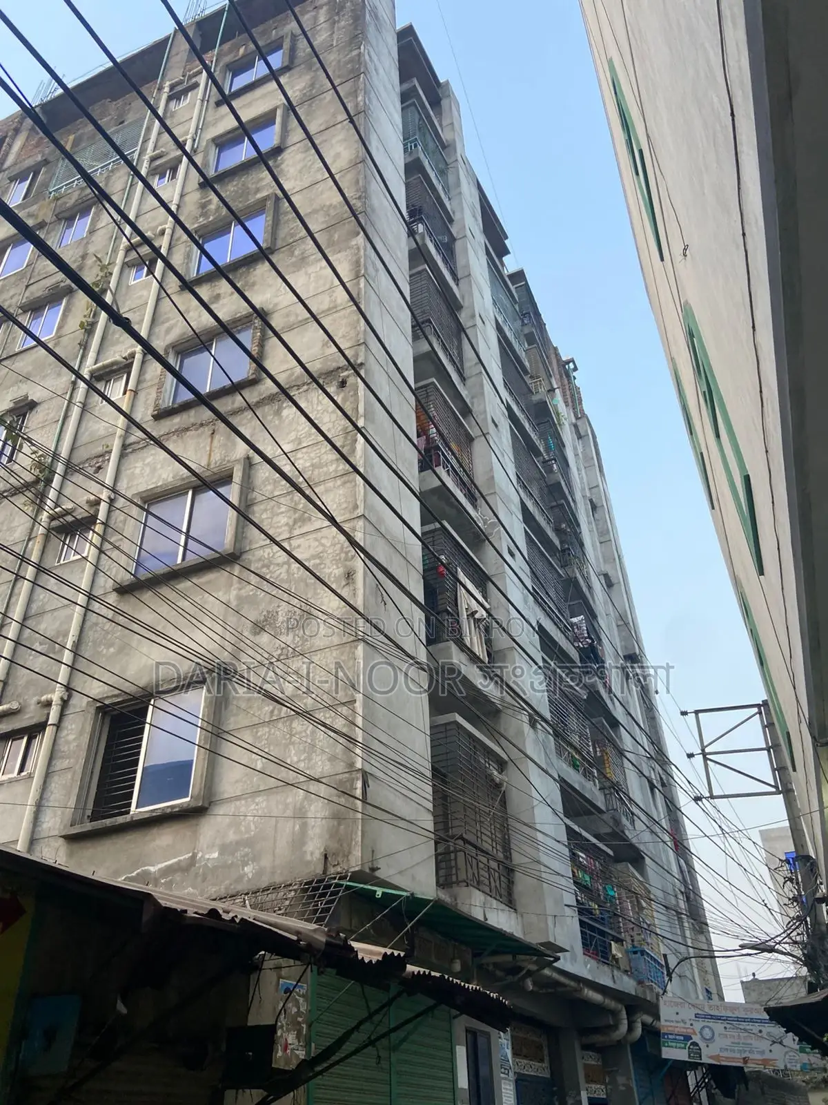 1025 SFT Ready Flat for Sale on 2nd Floor in Jurain