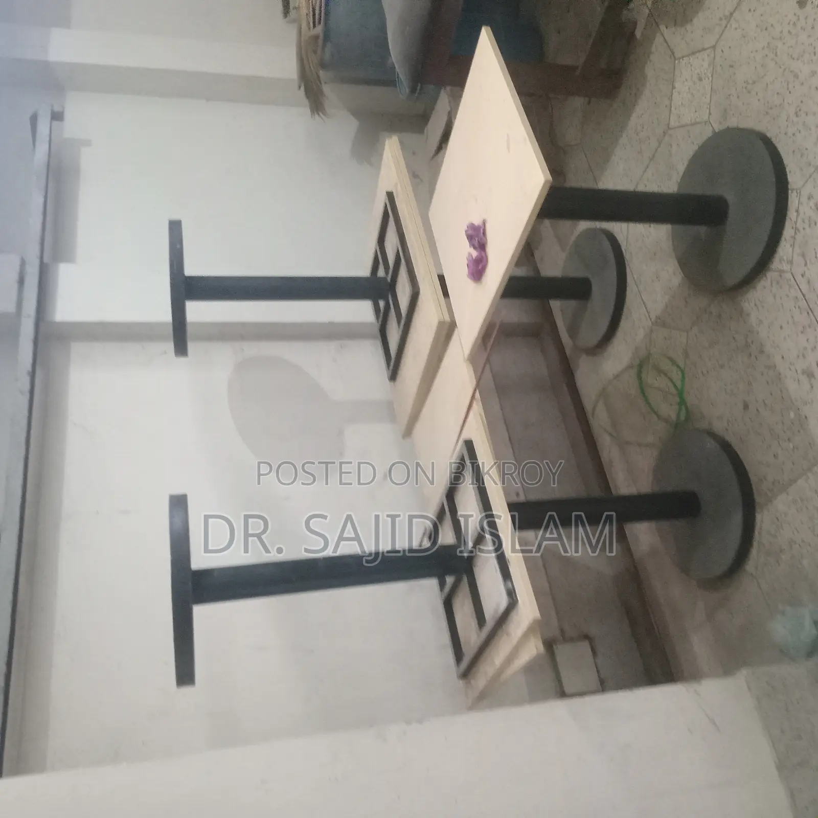 Table in brand new condition