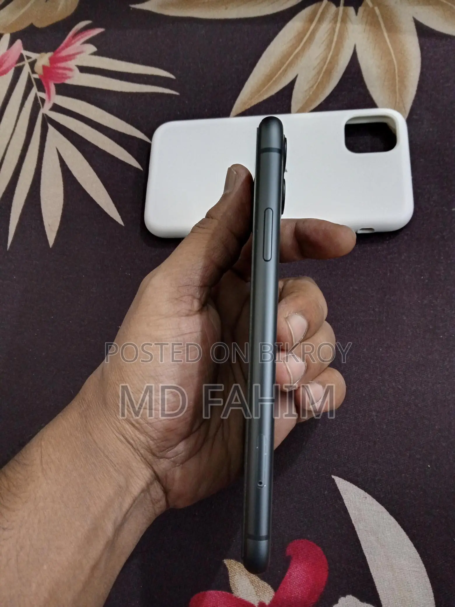 Apple iPhone 11 (Used)