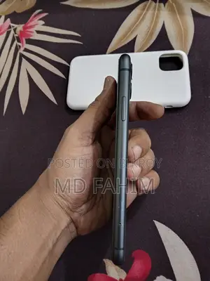 Apple iPhone 11 (Used)