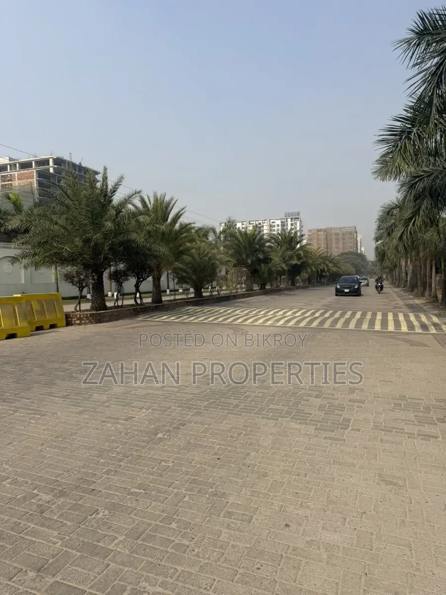 I Block 04+04=08 Katha Plot for Sale