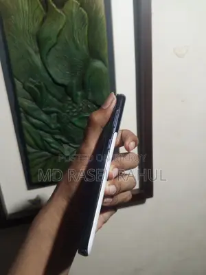 স্যামসাং গ্যালাক্সি এস২১ (ব্যবহৃত)