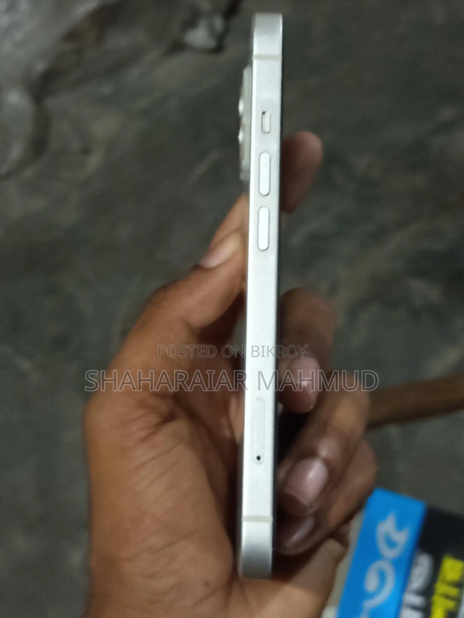 Apple iPhone 13 . (Used)