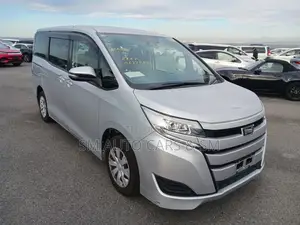 Toyota Noah Non Hybrid X Silver 2021
