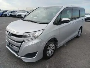 Toyota Noah Non Hybrid X Silver 2021
