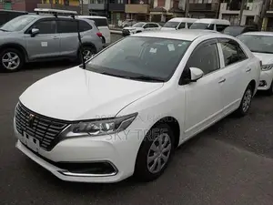 Toyota Premio f - p a c k g e 2020