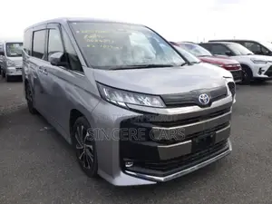Toyota Noah Sz. Brown 2022