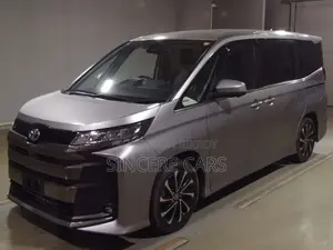 Toyota Noah Sz. Brown 2022