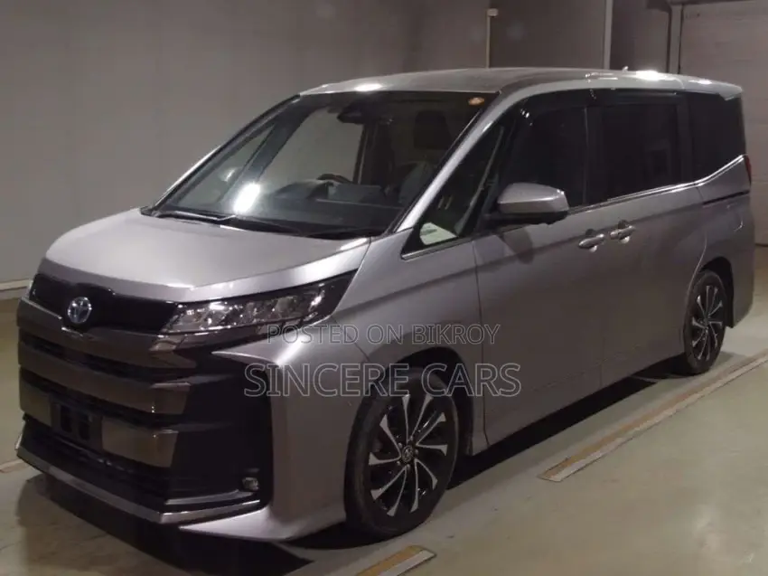 Toyota Noah Sz. Brown 2022