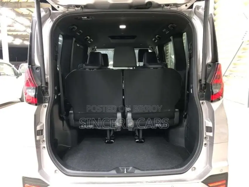 Toyota Noah Sz. Brown 2022