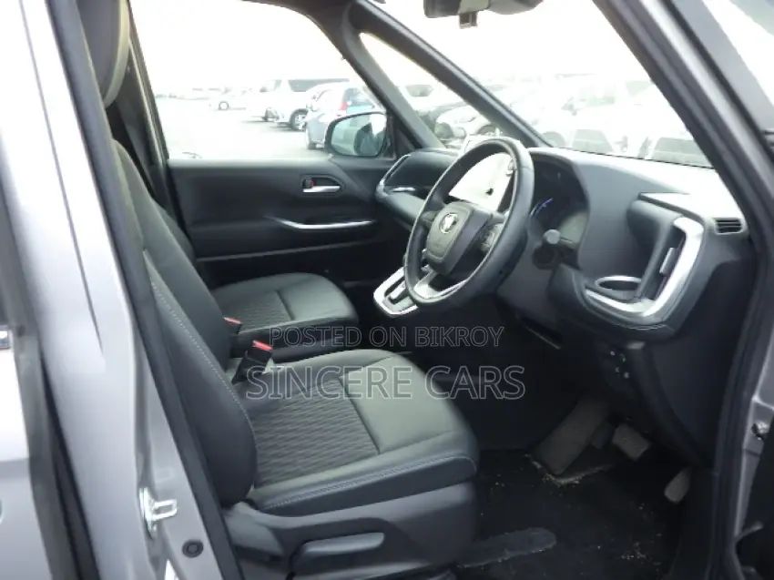 Toyota Noah Sz. Brown 2022