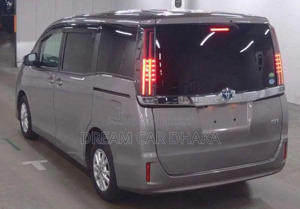 Toyota Noah X PKG 1 DOOR POWER 2020