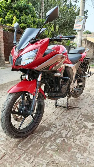 Yamaha Fazer . 2022