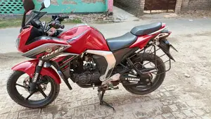 Yamaha Fazer . 2022