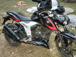 TVS Apache RTR 160 . 2024