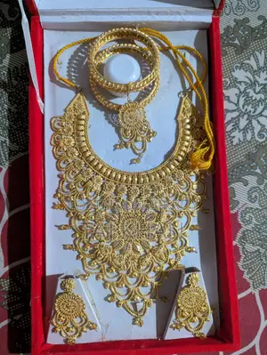 Goldplated Goyna