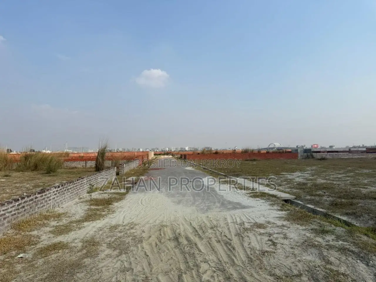 06 Katha Plot for Sale in N Block, Near 200 ft Road