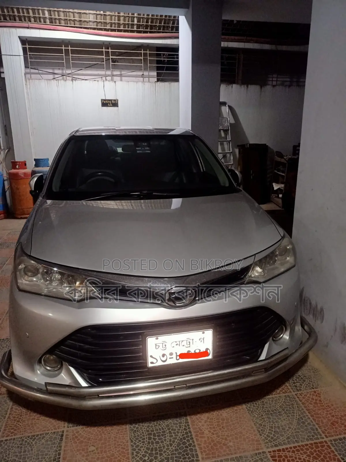 Toyota Axio silver 2015