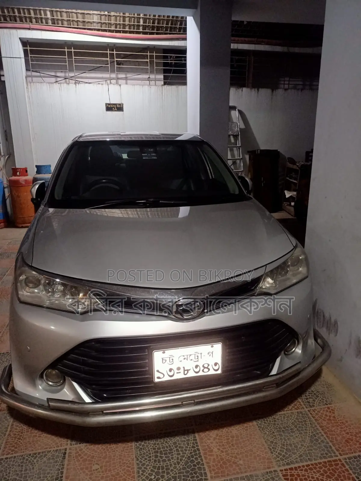 Toyota Axio silver 2015