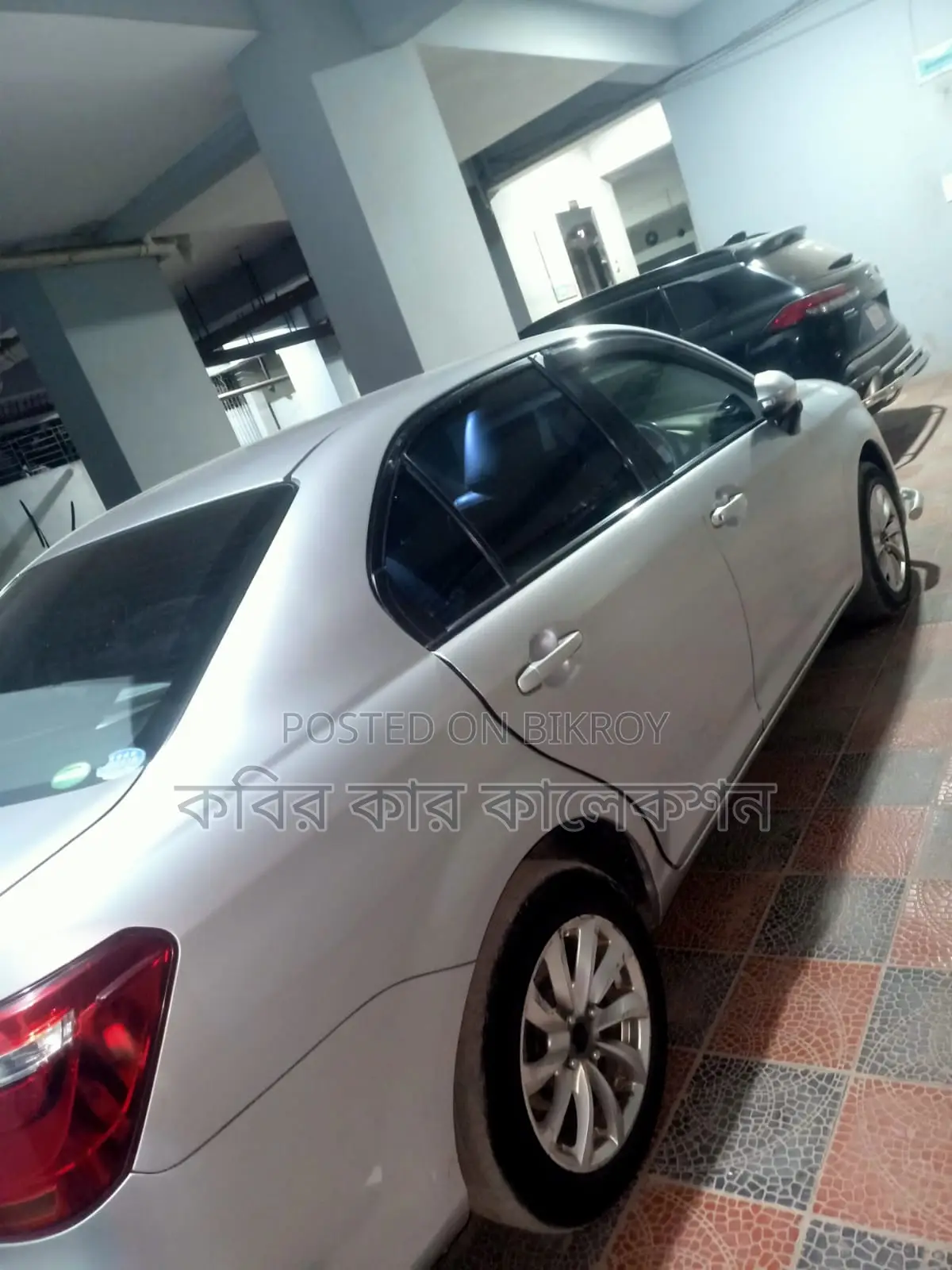 Toyota Axio silver 2015