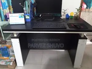 Large Table Suitable for Shop, Office, or Home