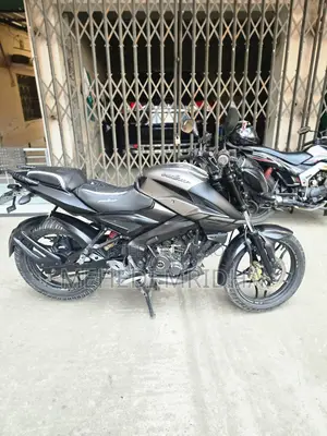 Bajaj Pulsar NS 160 . 2018