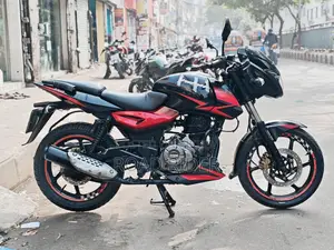 Bajaj Pulsar 150 . 2019
