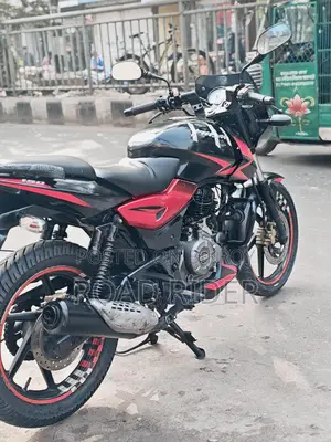 Bajaj Pulsar 150 . 2019