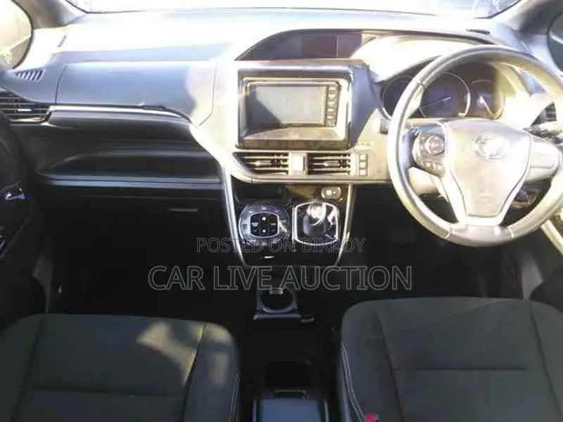 Toyota Esquire Hybrid XI 2021