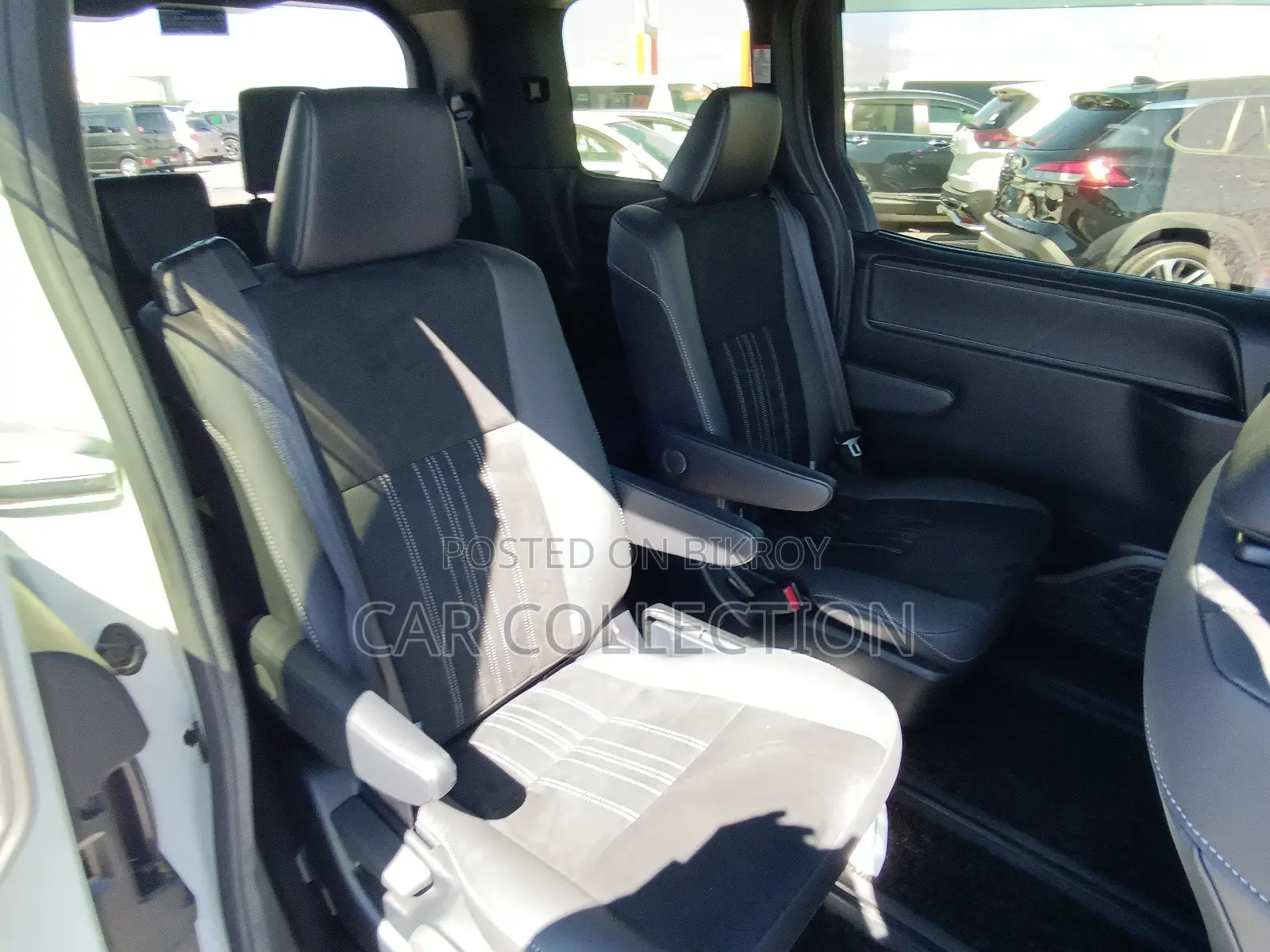 Toyota Esquire Gi Prem Non Hy Pearl 2021