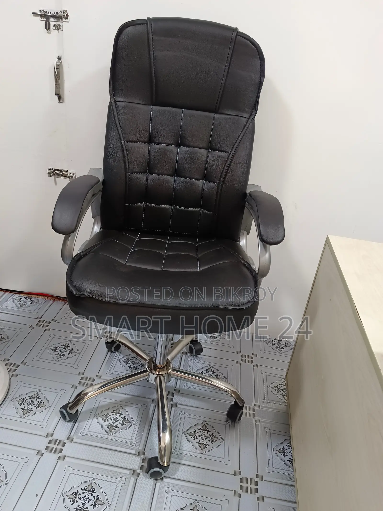 Premium Office Chair – High Back Design & Strong Metal Base